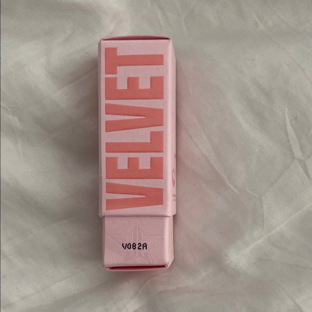Jeffree Star Brand New Velvet Matte Red Affair Lipstick